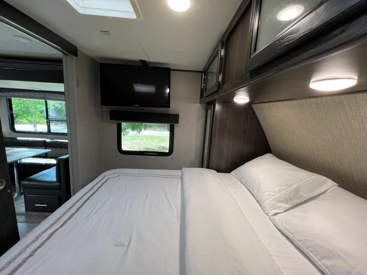 Hotel Lake Front Rv Experience Close To Port Canaveral And Kennedy Space Center Titusville Exterior foto
