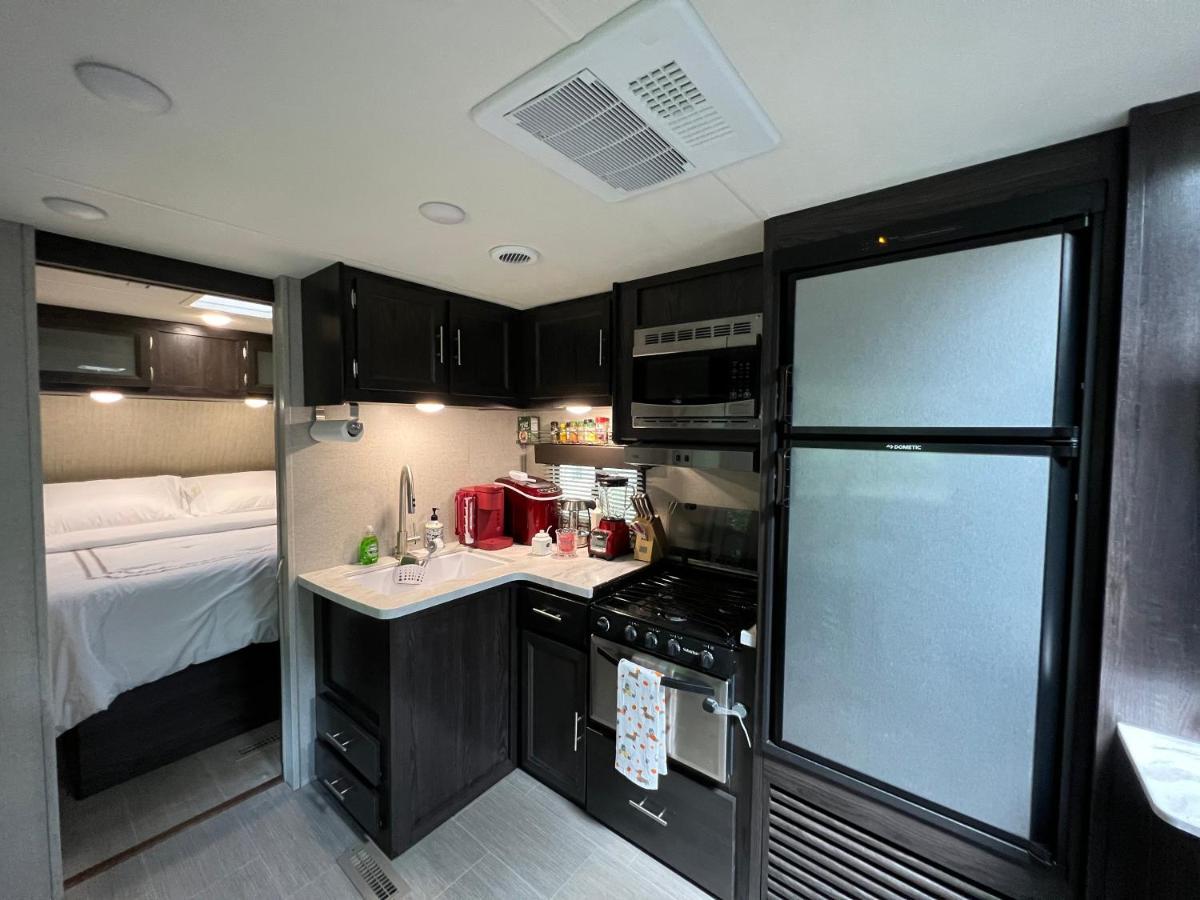 Hotel Lake Front Rv Experience Close To Port Canaveral And Kennedy Space Center Titusville Exterior foto