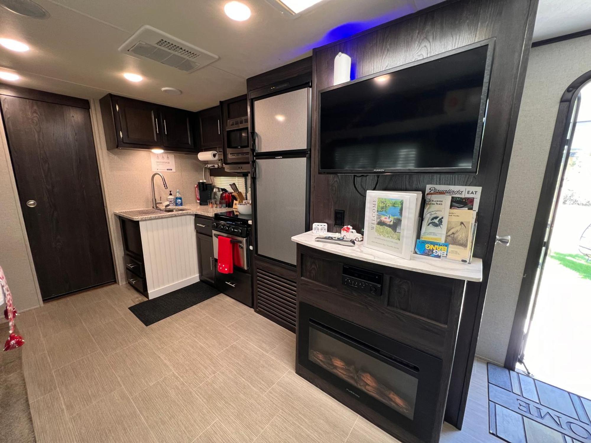 Hotel Lake Front Rv Experience Close To Port Canaveral And Kennedy Space Center Titusville Exterior foto